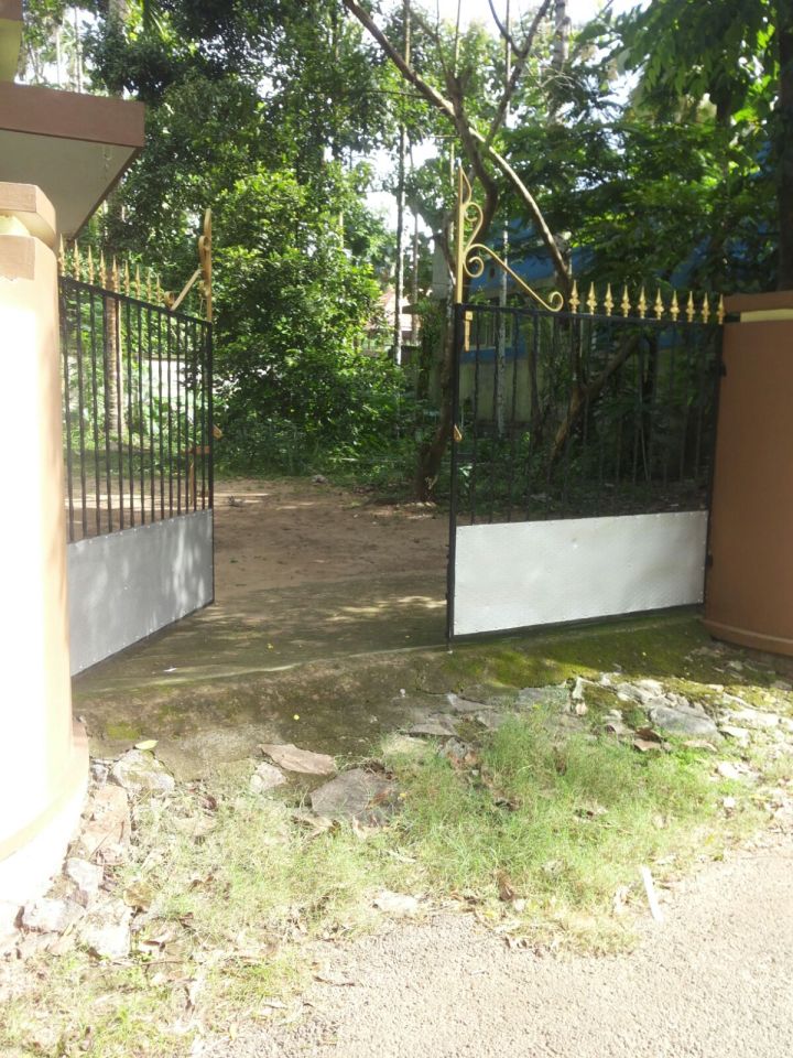 3.5 cents of land, udayamperoor,tripunithura.
