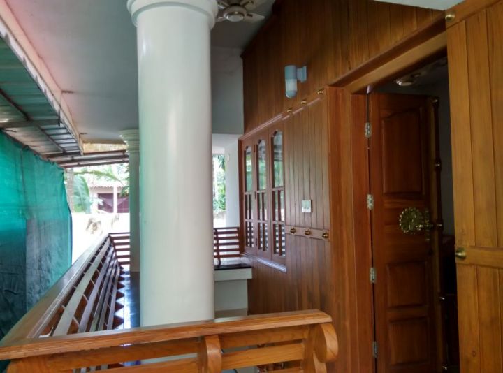 4 cents land and home near Poomkavu/ Alappuzha