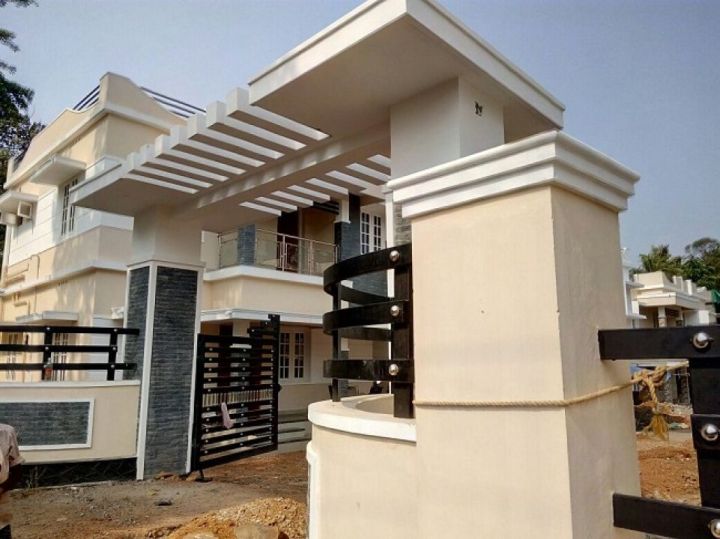 4.50 cent,1550 sq ft ,4 bhk house in Mulanthuruthy , Ernakulam .