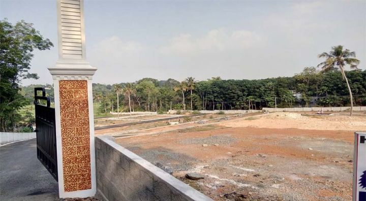 5,6,10 cent house plots in Thiruvankulam-Vennikulam