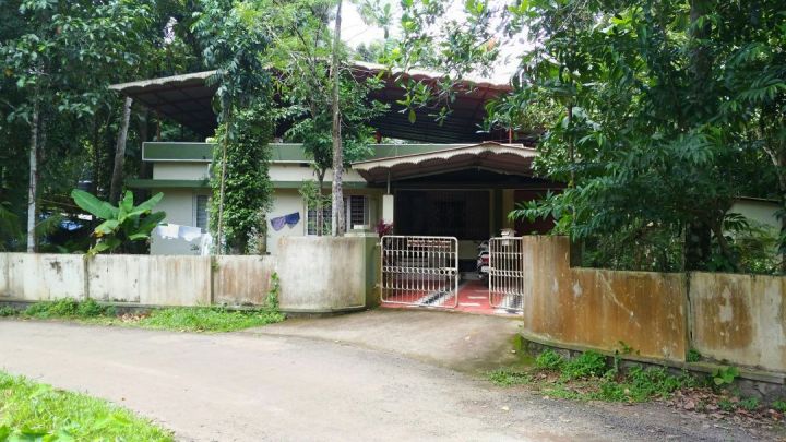 75 cents of land and 3 bedroom house in Pandanad, Chengannur, Kerala