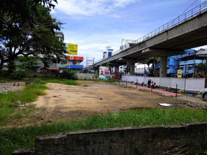 23 cents Prime property at Edapally on the NH from Ernakulam to Alwaye for sale