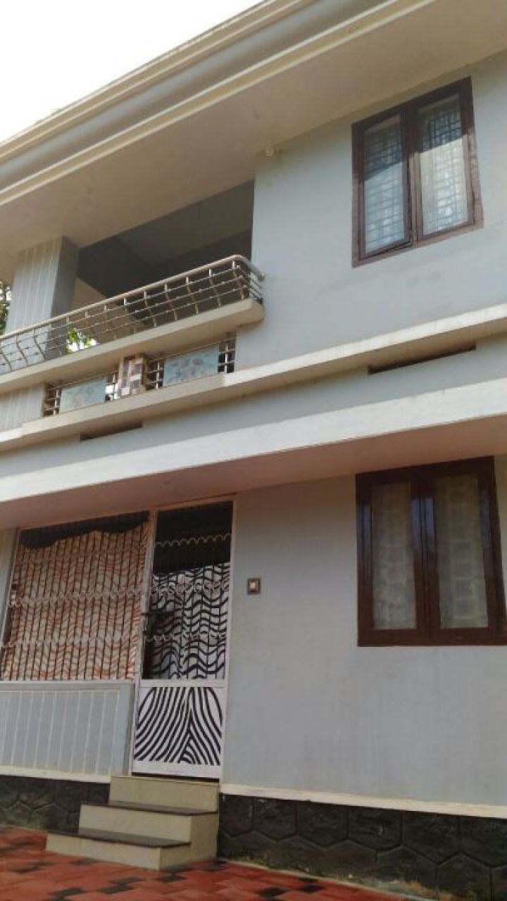 5 cent land and house in kunnamkulam, thrissur