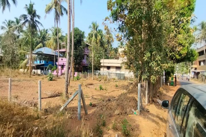 Commerical land for sale in Kuttur, Kolangattukara near main road, Thrissur
