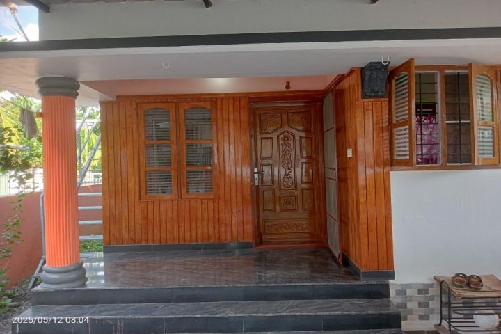 Two storey house at Chottanikara, Ernakulam for sale