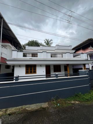 4 BHk house-2100 sqft for sale in Kuttoor, near Main road,Thrissur.