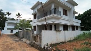 HOUSE FOR SALE IN MULANTHURUTHY