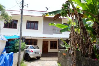 Spacious 4BHK house for sale in Pala town.”.