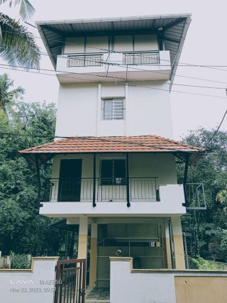 New building/hostel-5000sqft for sale in cheroor near vimala college, Thrissur.