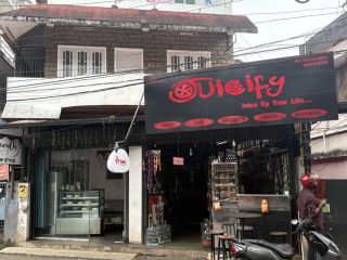 Commercial Shop for Sale with a space of 600 sq.ft with two shutters