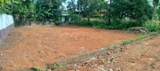 Residential Land for sale -11 cent in ollur, near main road, Thrissur.