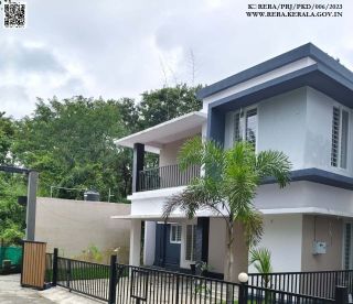 GRAND LOOKING HOUSE FOR SALE IN PALAKKAD CITY!