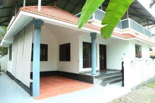 3BHK house in a peaceful residential area of Choondy, just off the Aluva–Munnar private route.