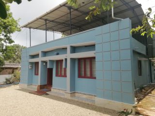 1000 [ സ്ക്വയർ ഫീറ്റ് വീട് ] 18.5സെന്റ് സ്ഥലവും വിൽപ്പനയ്ക്ക് [ whatsapp only ]