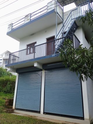 Shop/storage space/house for sale