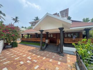 A well maintained independent house for rent in Trivandrum Near Sreekariyam.