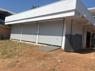 SHOPS FOR RENT ON MAIN ROAD