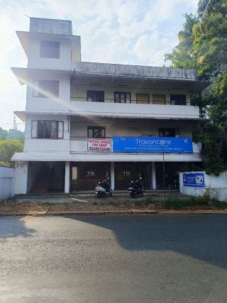 Commercial space on the 1st floor, NH85 front