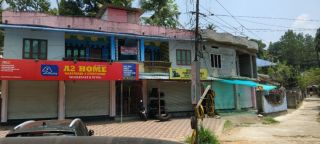 building ready for kindergarden like institutions with car parking space  but not heavy lorry access