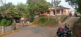 House with 3 bedroom amd one toilet