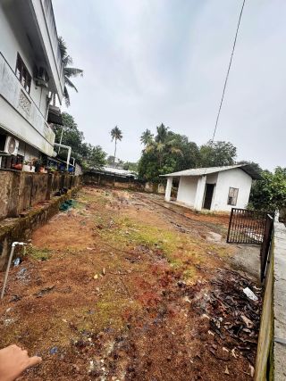 Commercial space rent at Meloor Kallukuthy junction