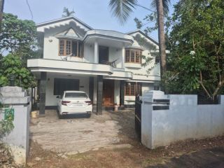 4 BHK House-3000 sqft For sale in Palakkal, Thrissur.