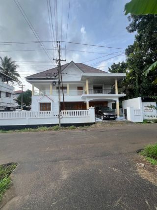 ? 5 BHK Premium House for Sale in Thiroor, Thrissur