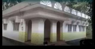 2.75 acres of prime land and a 3BHK farm house for sale at Peruva..