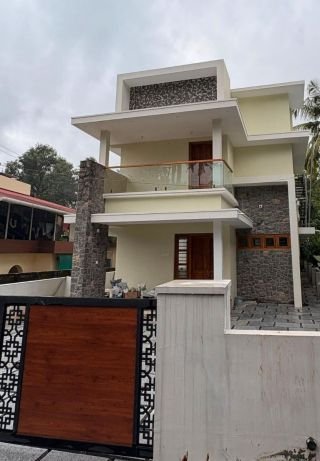 Premium 4 BHK Home for Sale in Cheroor, Thrissur