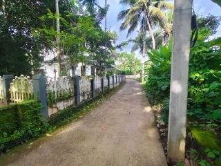 16 cent Property for sale in neendoor pravattom kottayam.