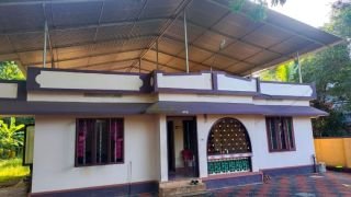 3 bedroom house with ample of space with car park