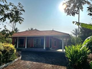 Modern build, large property, Retirement or Good for Yoga Retreat