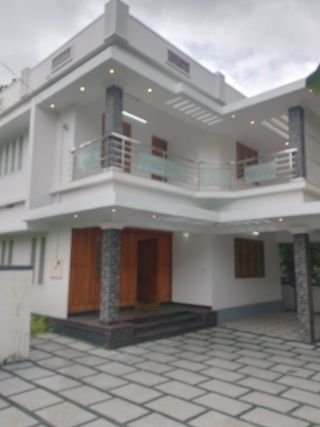 3 BHK House-2000 sqft For sale in Kuttanellur, Thrissur