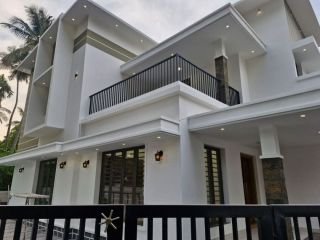 Elegant 5 BHK newly built House for Sale in Mannuthy, Thrissur