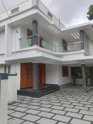 3 BHK House-2000 sqft For sale in Kuttanellur, Thrissur
