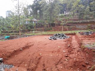 Residential plot near Marika town for sale.