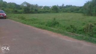 5 cent of land in the heart of irinjalakuda,near bypass road .(no broker's) URGENT SALE