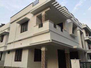 INDIVIDUAL 3 BHK HOUSE NEAR VYTTILA HUB