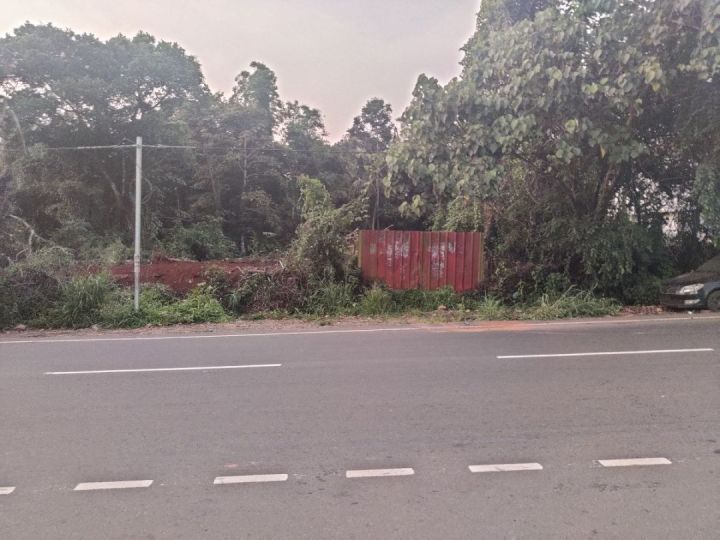 Freehold Commercial Property with Clear Title
