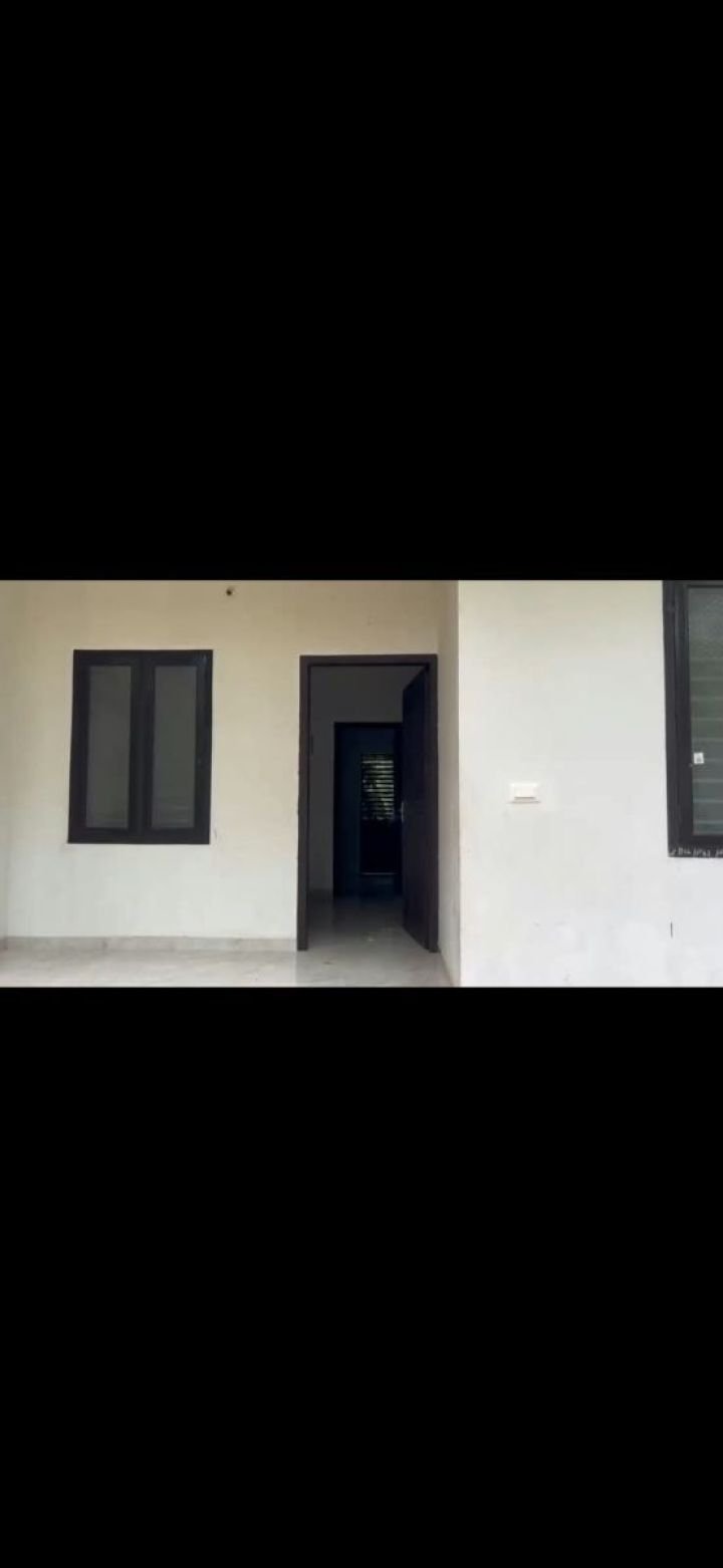 2 bhk @madavooor ,narikkuni,7500/ month 9446812045