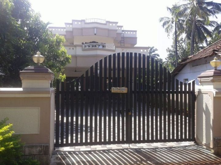 KUTTENELLUR 3500 SQF 5 BHK HOUSE FOR SALE