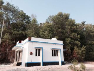 2BHK house for sale Puthenvelikara Very close to Presentation College.