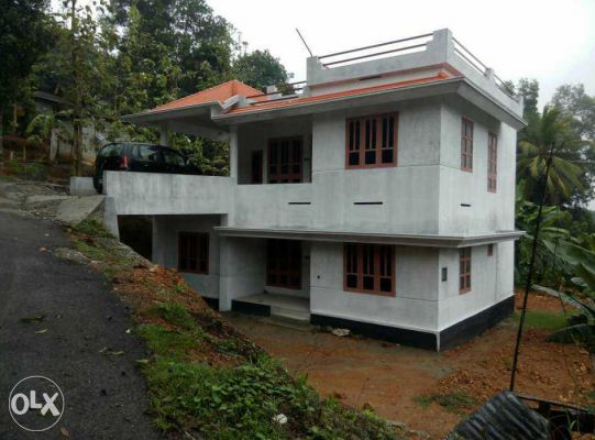 25cent of land,2floor house in kollam,nilamel,kaithodu.negotiable one