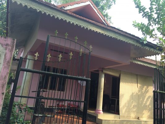 5 cent land with house in kunnumpuram, changanacherry