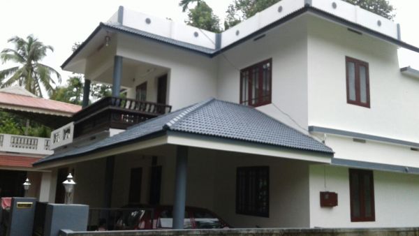 5 cents of land with 1650 sq.ft house