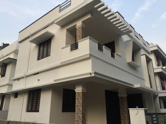 INDIVIDUAL 3 BHK HOUSE NEAR VYTTILA HUB