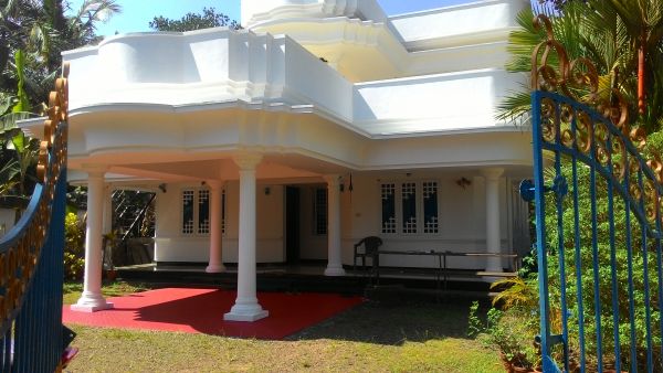 12 LAND AND DOUBLE STORIED HOUSE IN KALADY,NEAR SREE SANKARA ENGINEERING COLLEGE MATTOOR